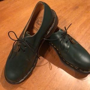 Dr. Martens 3 eye shoes